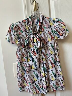 NWT ALICE + OLIVIA JEANNIE STACE FACE PRINT MULTI COLOR BLOUSE
